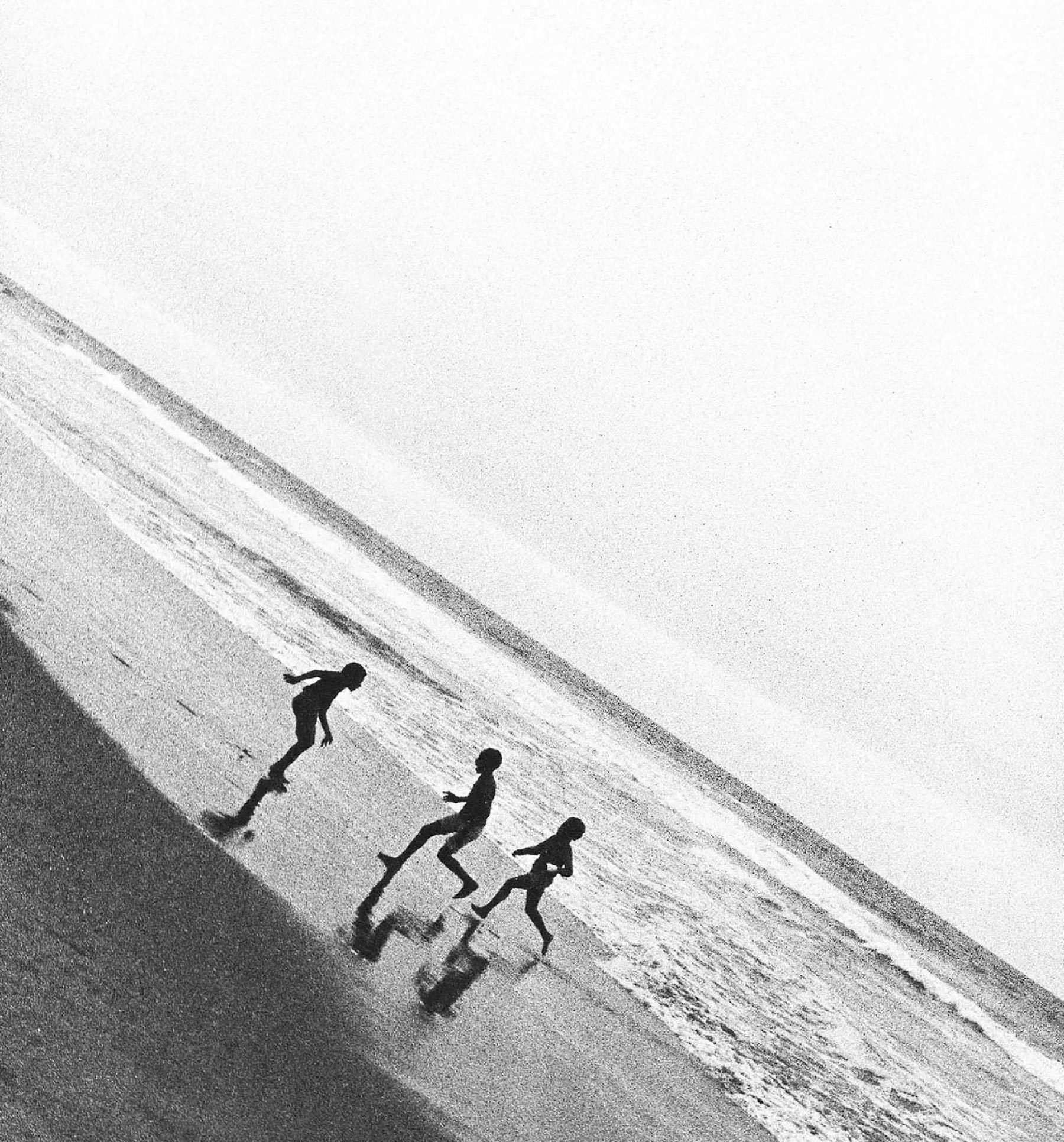 Jan tratnik street kids beach