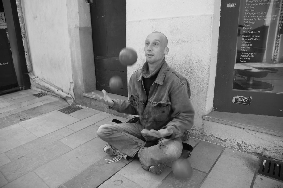 France Juggler Arles2